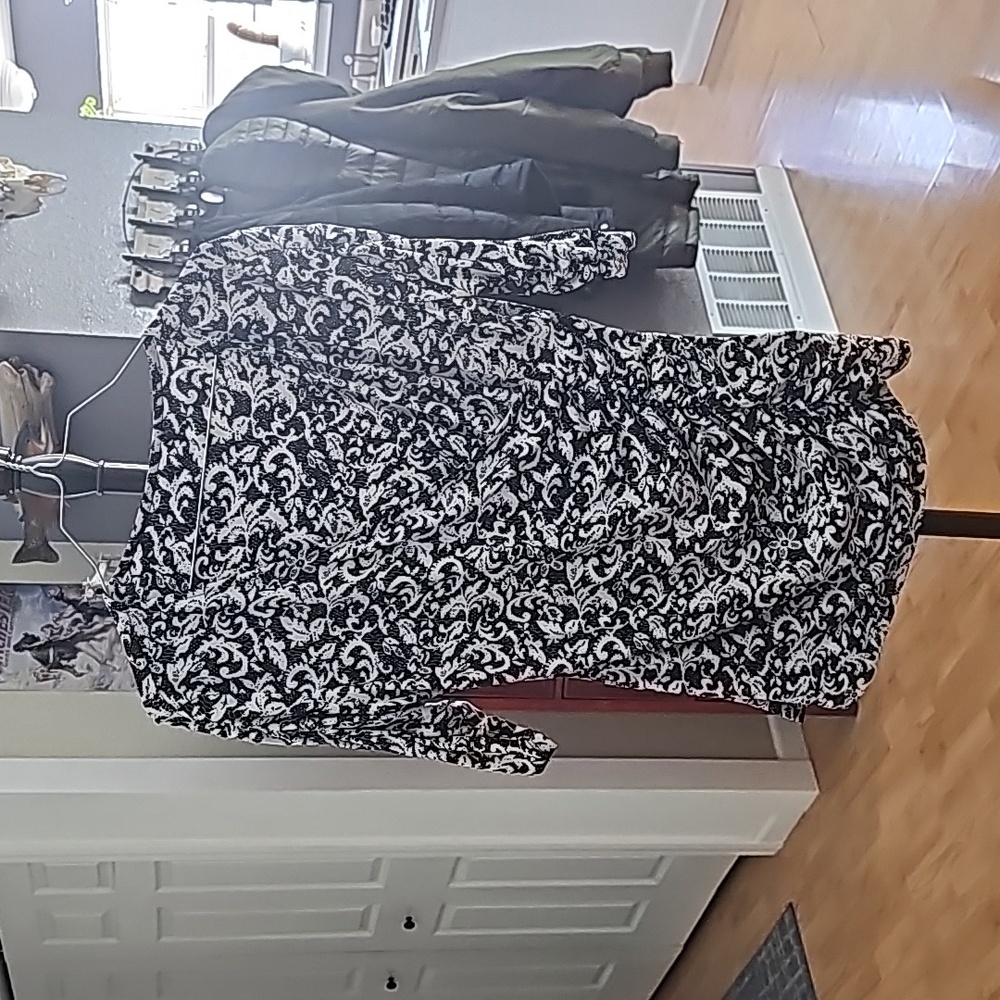 Black and white lace pattern silky blouse